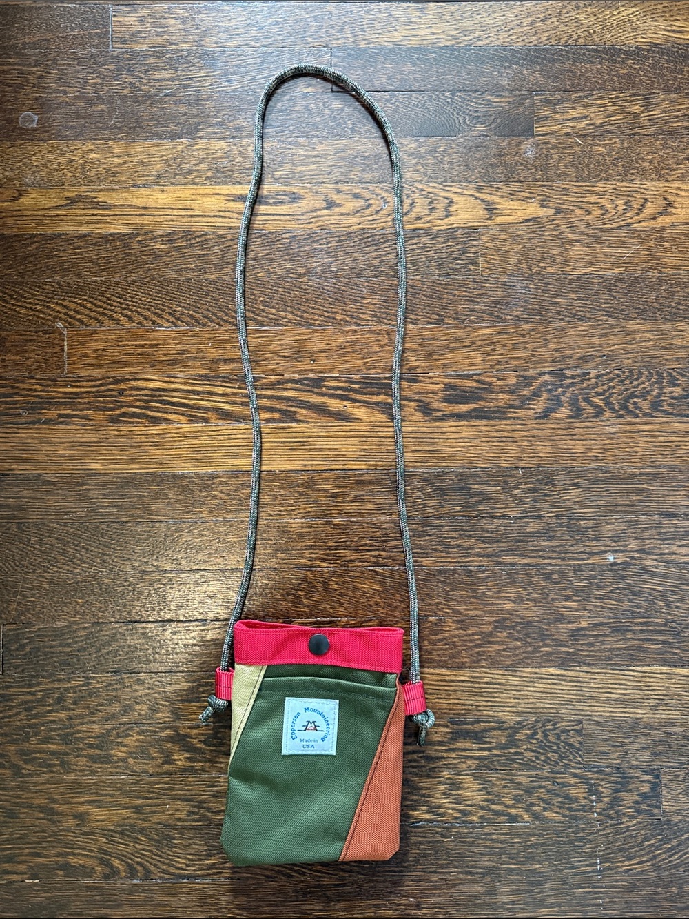 Epperson Mountaineering Sacoche Bag - Green/Red. Dimensions 7” x 5 1/2” x 1/2”